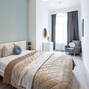 Super Central Cozy Apartment Next To The Budapest Eye